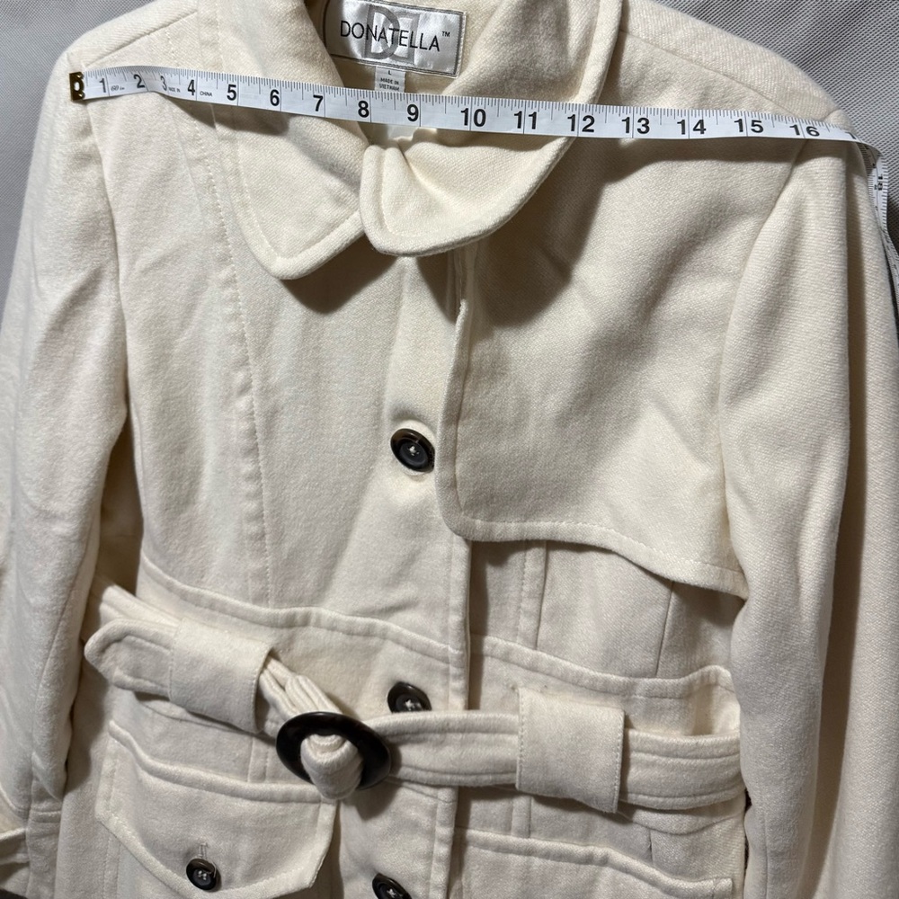 Donatella Cream Coat Size L - Small Snag - Picture 9 of 12